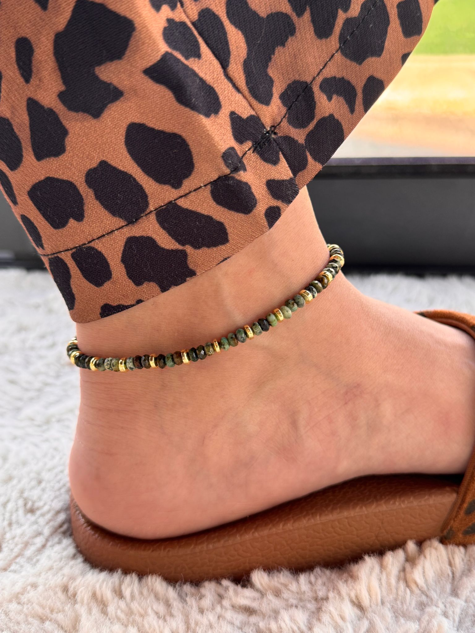 צמיד לרגל מאבני טורקיז אפריקאי